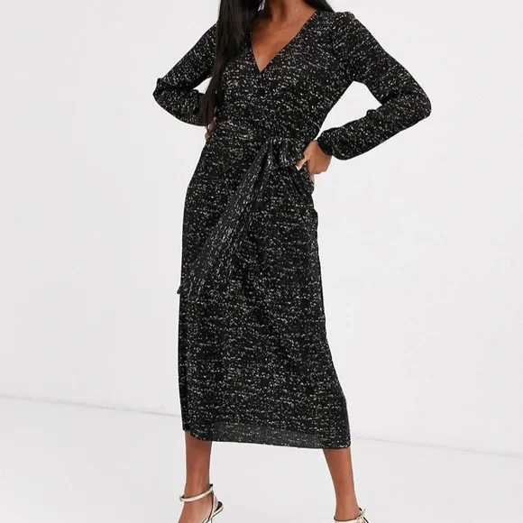 ASOS | Dresses | Nwt Asos Black Gold Glitter Pleated Long Sleeve Holiday Party New Years Dress | Poshmark ASOS | Dresses | Nwt Asos Black Gold Glitter Pleated Long Sleeve Holiday Party New Years Dress | Poshmark